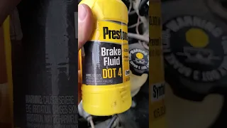 Mechanic States DOT 4 Brake Fluid