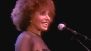 Shirley Bassey - Hey Jude / You Ain't Heard Nothing Yet (1993 Live In Cardiff)