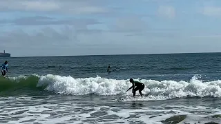 Surfing на Северном Атлантическом океане. г.Трамор Ирландия. Апрель. 2023.