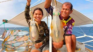 JACKPOT HINDI NAGTAGAL SINALUBONG AGAD NG NAGLALAKIHANG PUSIT || CATCH, COOK AND SELL