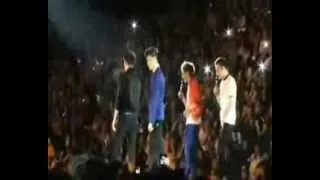 HARLEM SHAKE! (NEW!) Harry Styles gets hit in the balls with a shoe-One Direction