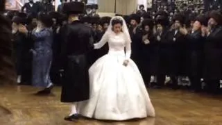 Bobov wedding choson kalloh mitzvah tantz