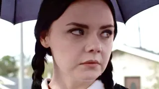 Der Wahre Grund Warum Die Adult Wednesday Addams Serie Weg Ist