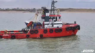 Sleepboot Anteos bij redddingspoging Garnalenkotter IJM-22