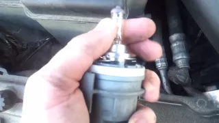 How to Replace Headlight Bulb h7 BMW e46 - Лампа Фары ближнего света