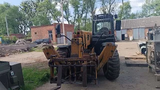 Продається JCB телескопічний навантажувач.