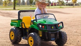 Peg Perego John Deere Gator - Unboxing and Riding!