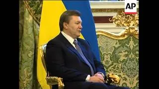 Yanukovych visits Russia, meets Medvedev