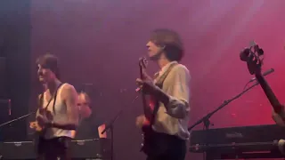 Parcels - Drop The Pressure (live at La Cigale Paris on 05-11-2021)