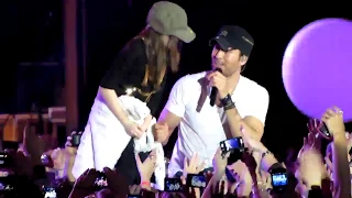 enrique iglesias suprise fans on stage