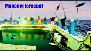 Mancing Cakalang Tercepat hitungan detik per ton..Sangat menakjubkan dengn teknik pole and line…