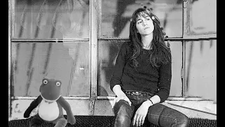 Charlotte Gainsbourg - L'un part,l'autre reste | Lyrics