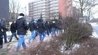 Fortuna-Fans flüchten vor der Polizei (Schalke 04 - Fortuna Düsseldorf; 23.02.2013)