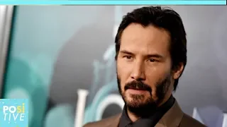 Why Keanu Reeves doesn’t touch his fans when he takes pictures with them? | Positive