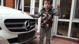 Кадыров подарил мерседес мальчику, отжавшемуся более четырех тысяч раз