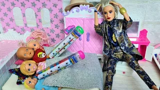 WE LIVED WITH GRANDMA..Katya and Max are a funny family! Barbie dolls and LOL collection