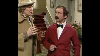 How to get back at a Rude Customer! Manuel (Fawlty Towers)