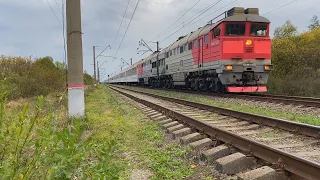 Тепловоз  2ТЭ116-1367 с грузовым поездом