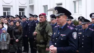 Начальник МВС у Хмельницькій області зустрічає бійців "Богдану"