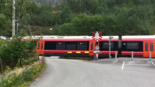 (Behind the scenes) Bolstadøyri Railroad crossing, Voss, Norway 1 / Bolstadøyri Planovergang 1