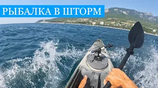 Рыбалка в ШТОРМ!! Морские караси разных видов на разные снасти, туристы отрывают рыбу с руками!)