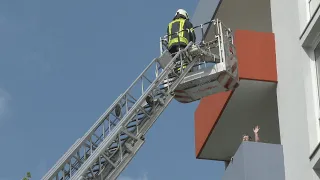 Feuerwehr Geldern rettet 20 Bewohner bei Brand in einem Hochhaus