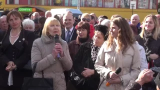 M.Саакашвили общается с жителями г.Василькова Киевской обл.