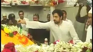 Emraan hashmi putting flowers in the dargah