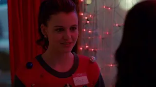 Sofie rejects Max's 'kiss' at the Christmas festival and just her in general GINNY AND GEORGIA S2 E6