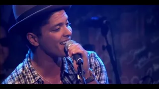 Coldplay ft Bruno Mars - Just The Sky Full Of Stars (Official Mashup Video)