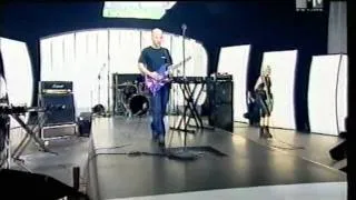 Moby - Bodyrock (Live MTV sonic) 1999