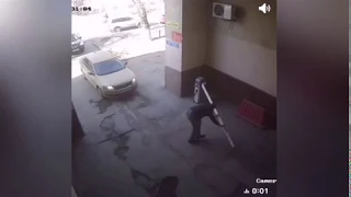 Волгоградец сломал шлагбаум и попал на видео