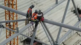 Arena Mrv 7/8 Terceira estrutura gigante sendo instalado e viga jacaré da arquibancada TB 22/12/2021