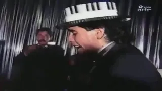 Diego Maradona-  Live is life - Bailando en su casamiento