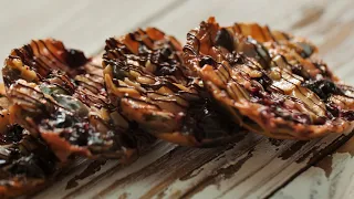 Professional Baker Teaches You How To Make CHOCOLATE COOKIES 😋