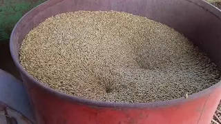 Homemade Grain Blower / Pneumatic grain blower.