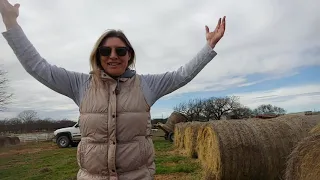 How to load and unload a round bale by yourself