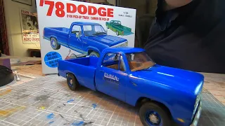 MPC '78 Dodge D100 Pick Up Truck 1/25th scale plastic model parts overview, and finish build reveal.