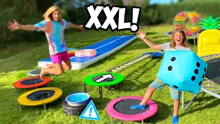 RIESEN TRAMPOLIN BRETTSPIEL Challenge! (Wer kommt bis zum POOL?)