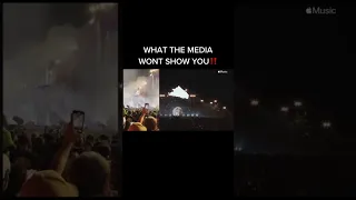 Somebody Passing Out Travis Scott Sings Yeah🤯As Dead Fan Carried Out At Astroworld Festival #Shorts