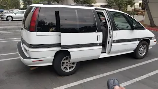 1996 Oldsmobile Silhouette power sliding door demonstration