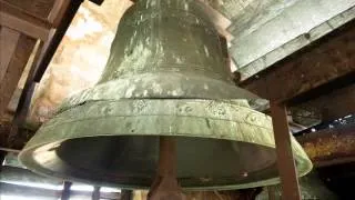 AJKARENDEK (H) - A katolikus templom harangjai / Glocken der katolischen Kirche