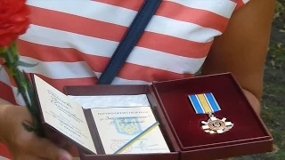 Родини загиблих бійців батальйону «Кривбас» отримали орден «За мужність»