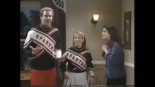 SNL: Neve Campbell & the Spartan Cheerleaders