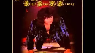 1995-10-22 - Leipzig, Germany (Ritchie Bows to Germany)