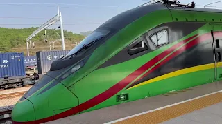 The LAOS 🇱🇦 CHINA 🇨🇳 High Speed Train🚊 is awesome! Walking Tour 4K