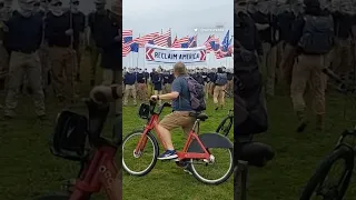 Cyclist mocks White supremacists