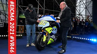 EICMA 2021 Valentino Rossi One More LAP + Yamaha R1 GYTR VR46 Tribute