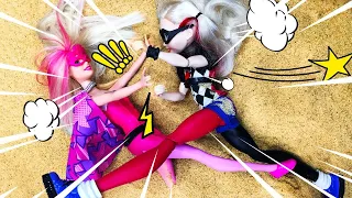 Барби Супер Принцесса vs Харли Квин - Классные видео для девочек про куклы Барби