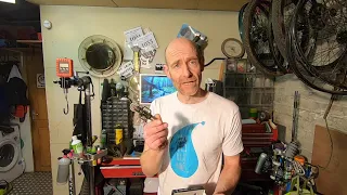 Crank Brothers Mallet-E and Eggbeater unboxing: Why I've switched my mountain bike pedals.
